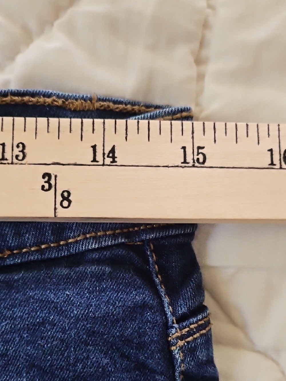 Curve Appeal - High Rise Bermuda Shorts- Size 10/30 - Picture 3 of 7